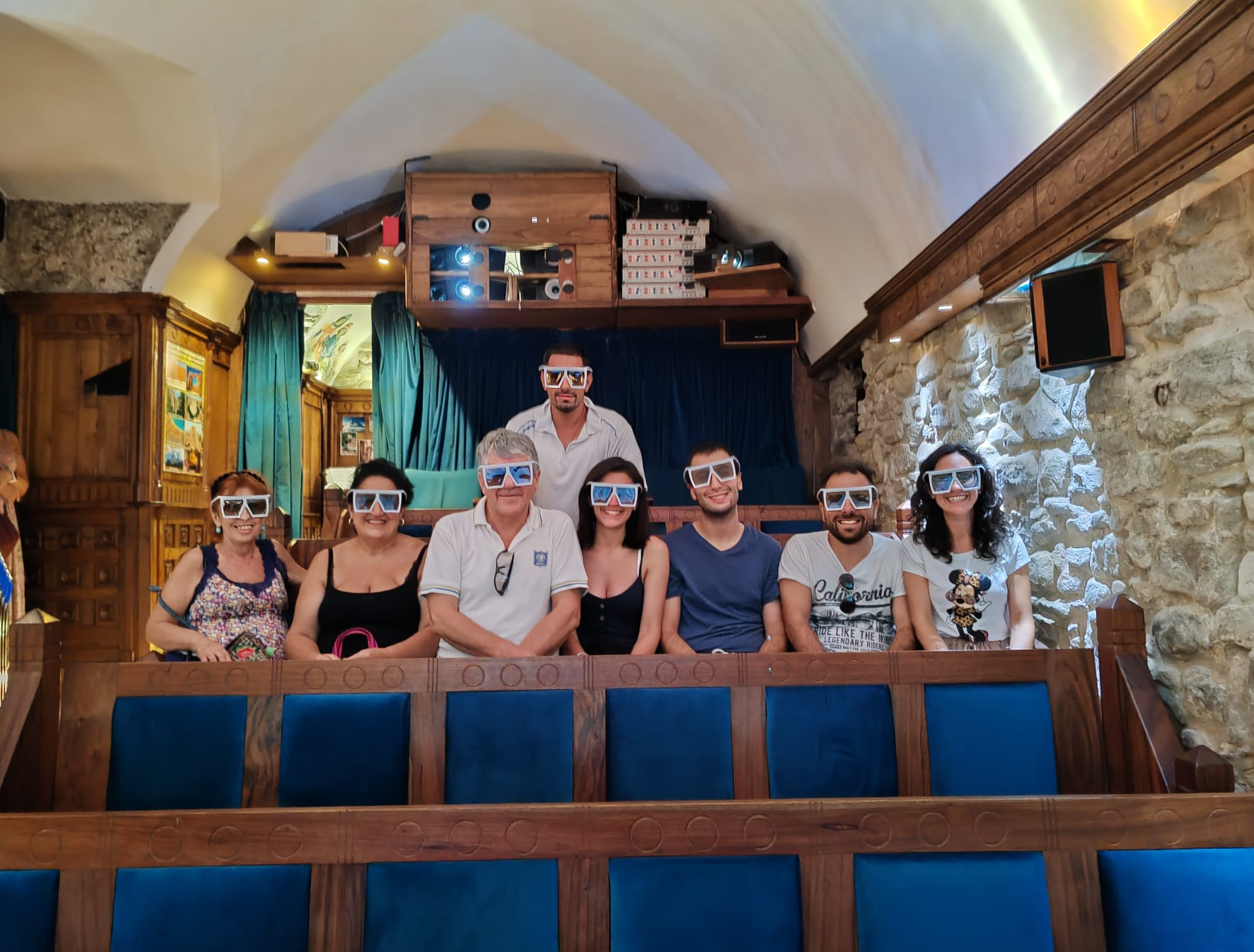 Il pubblico del Visionarium 3D con occhiali polarizzati